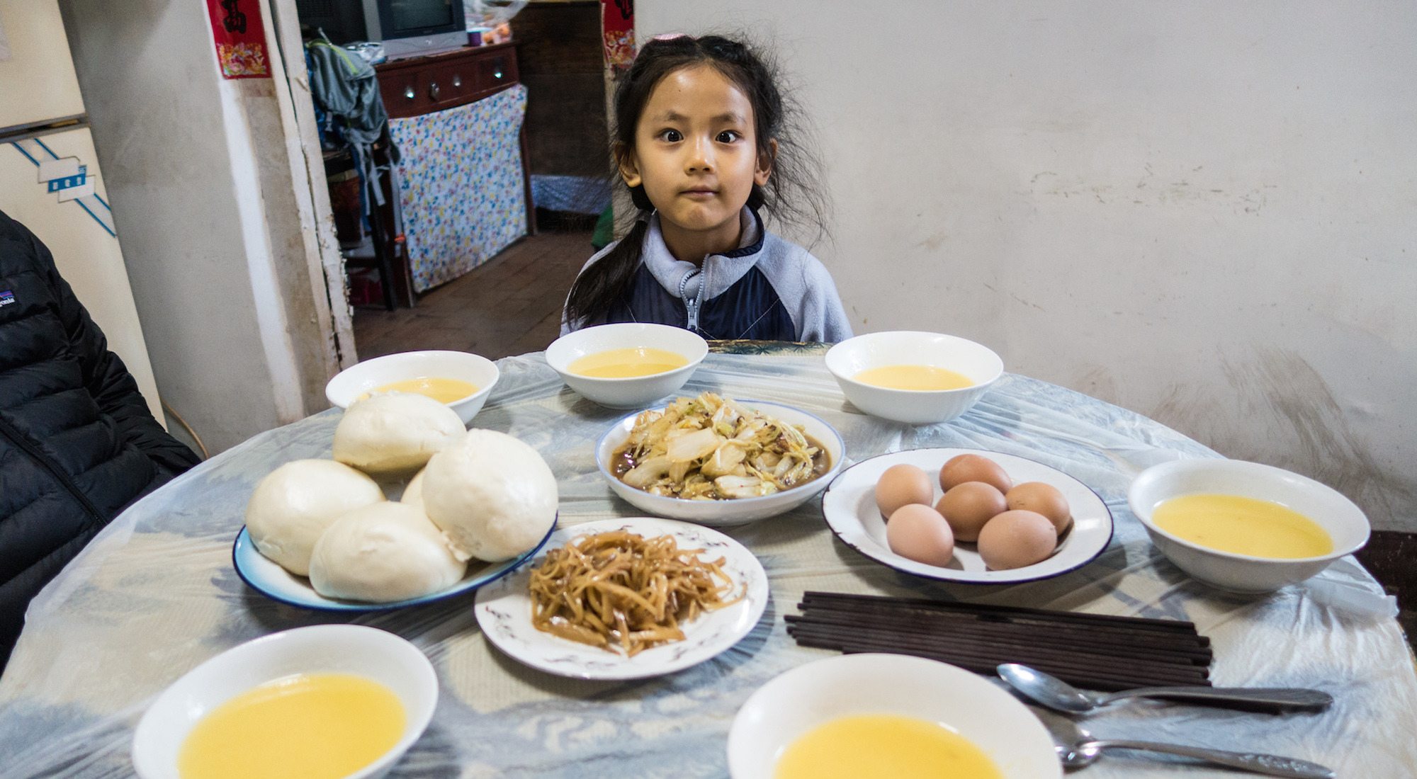 Какво закусват децата по света