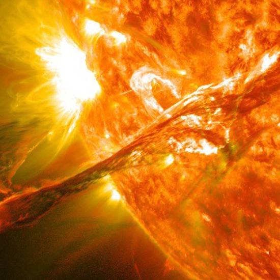 Слънчевото изригване: Невиждани кадри от НАСА