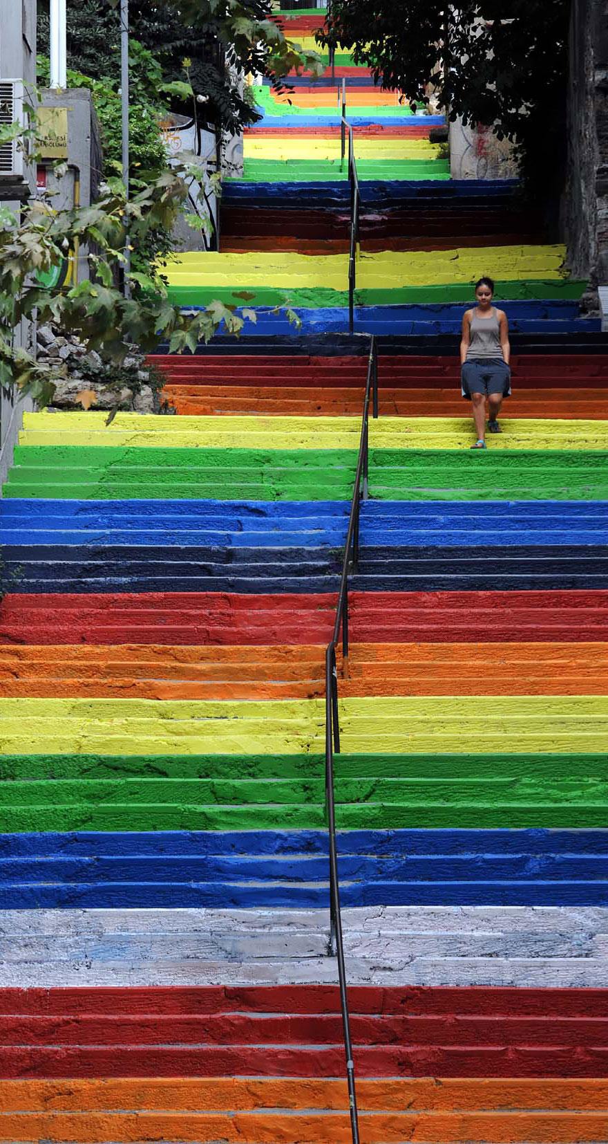  creative-stairs-street-art-15-1 