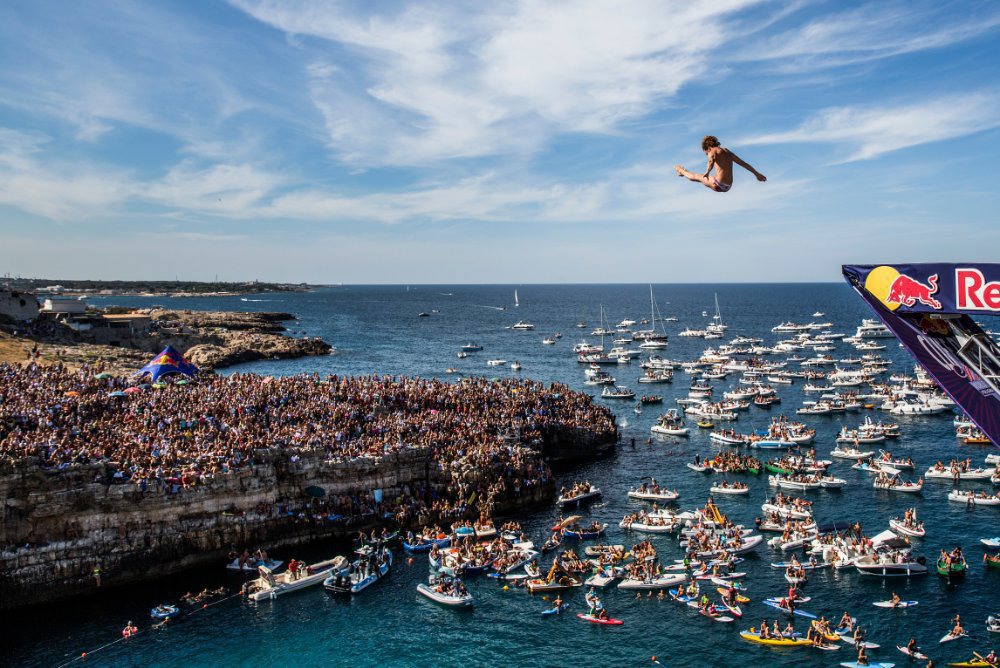  4Red Bull Cliff Diving World Series 2015 Polignano a Mare Gary Hunt 3 