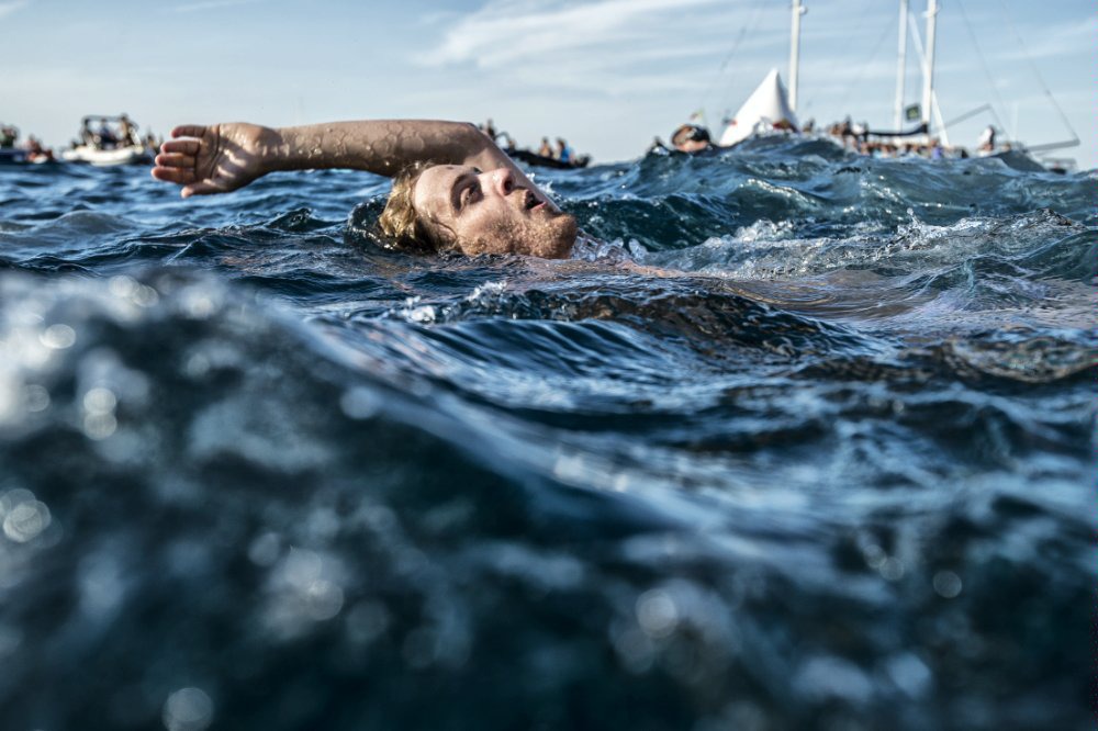  6Red Bull Cliff Diving World Series 2015 Polignano a Mare Gary Hunt 1 