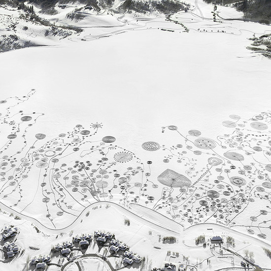 Внушителните снежни фигури на  Соня Хинриксен