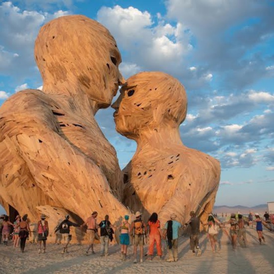 Фестивалът Burning Man - наяве като насън