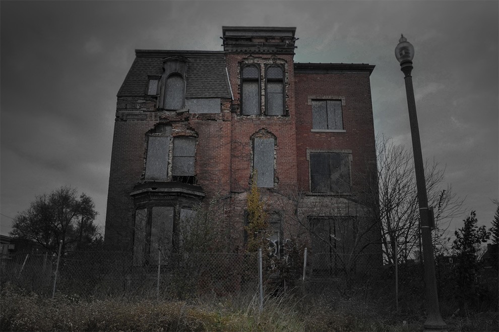 10 изоставени къщи и техните ужасяващи истории 