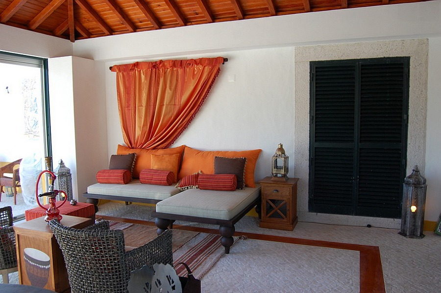  The-hookah-pipe-gives 