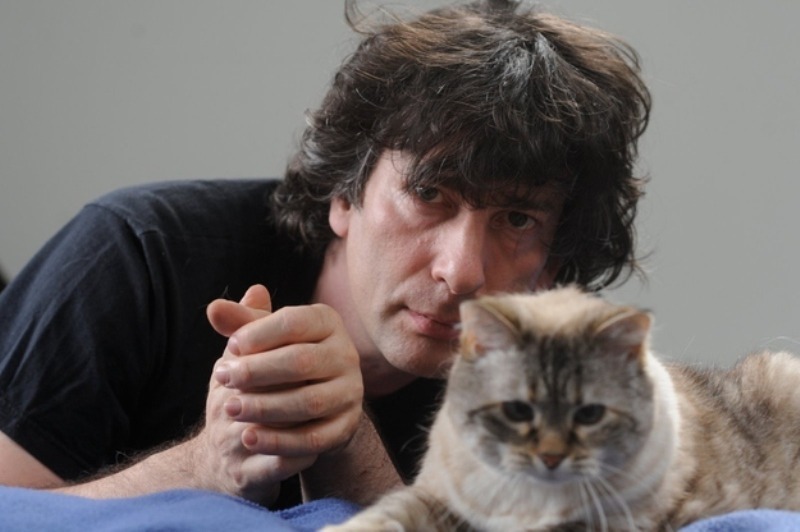 Escritores-y-sus-gatos-Neil-Gaiman