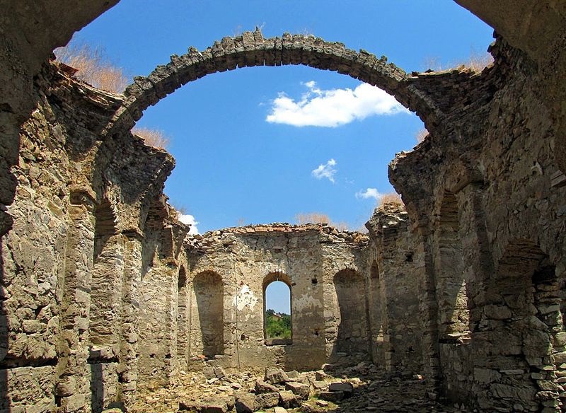  800px-Inside submerged church Sveti Ivan Rilski Zapalnya 