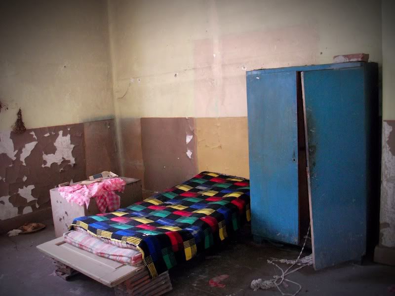  Urban-Exploration-Urbex-Socialist-School-Bulgaria-23 