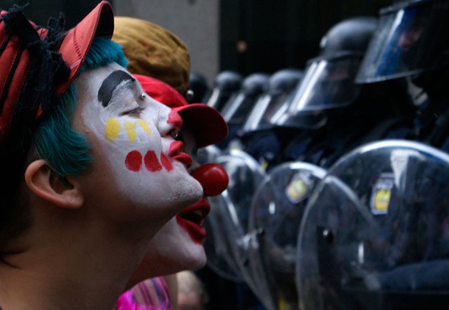  moments-of-peace-during-protests-12 