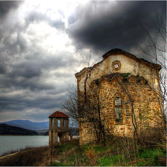 Призрачните останки на подводните села в България