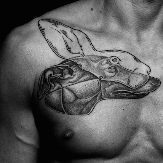 Сюрреалистичните татуировки на Брезински