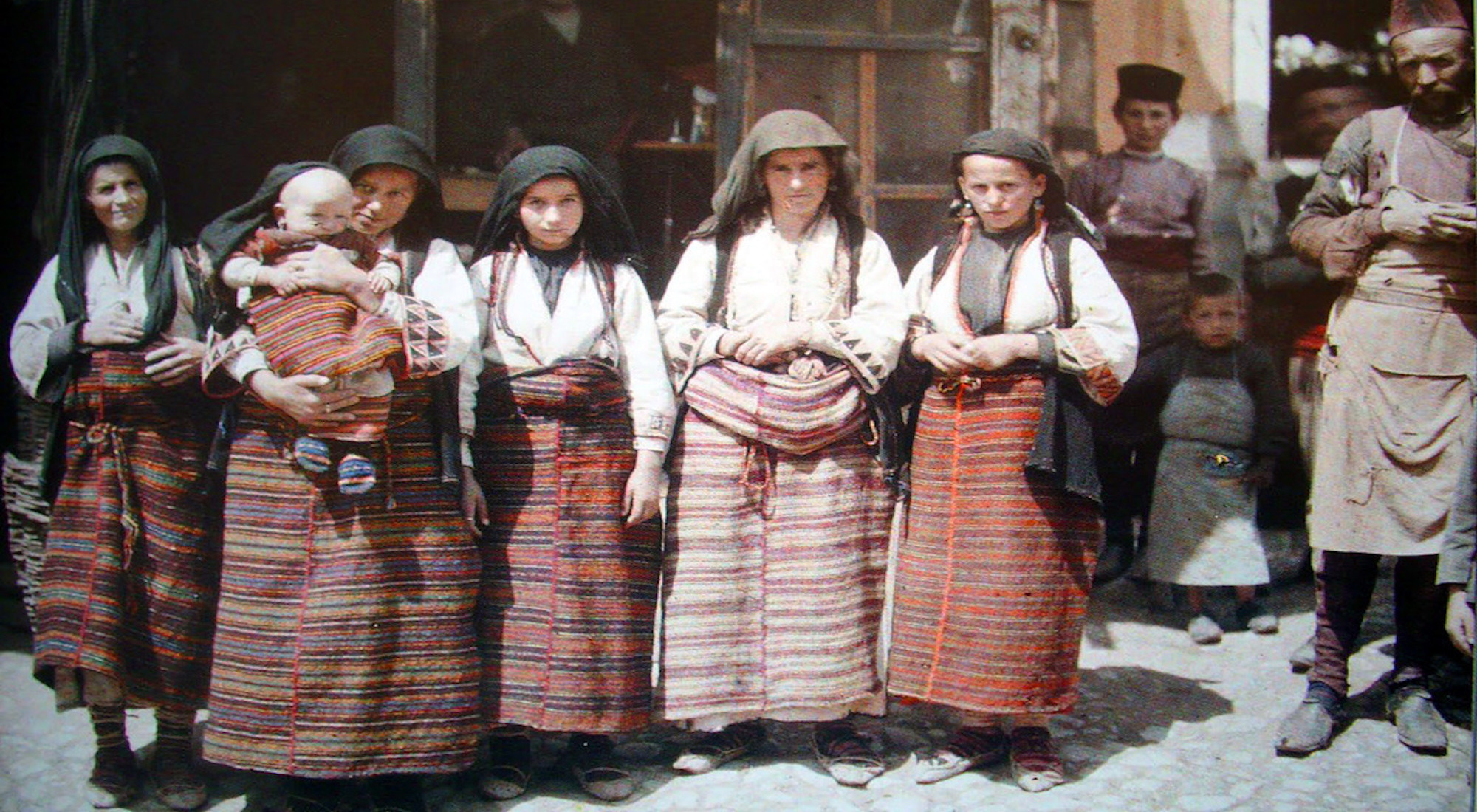 Животът на Балканите през 1913 г. в удивителни цветни снимки