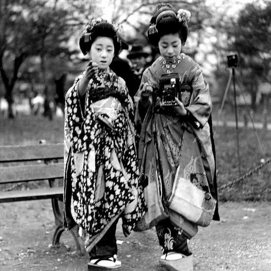 Животът на младите гейши ~ Документални фотографии от 1920