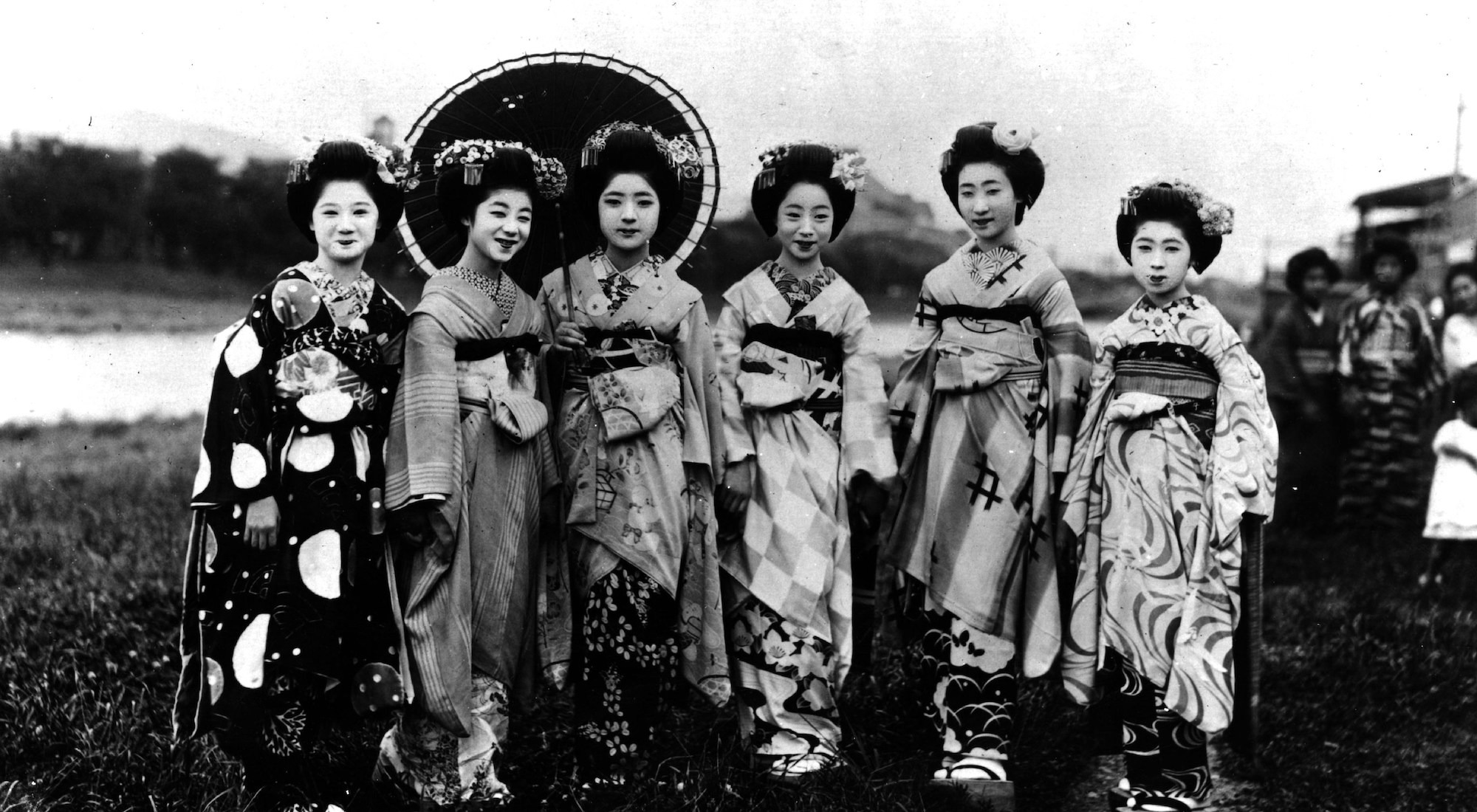 Животът на младите гейши ~ Документални фотографии от 1920