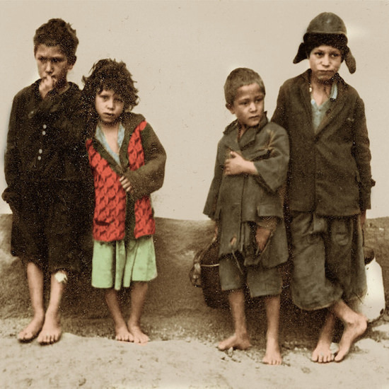 Децата на войната ~ Колоризирани фотографии от началото на 40-те години